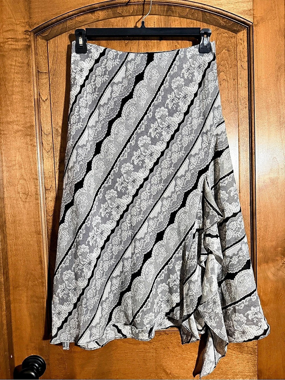 Sharon Max Midi Skirt in Black & White Size Large